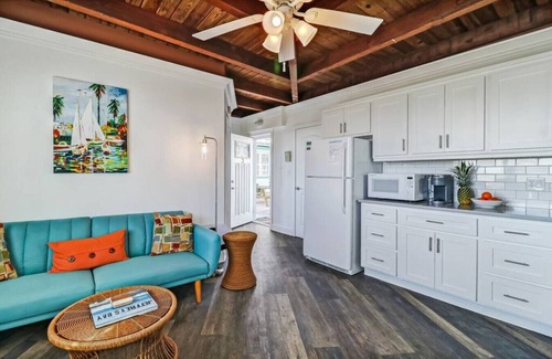 Fernandina Beach Apartment | Sea Glass Cottage #3 | Renovated | Beachfront w/Dune Views | Outdoor Courtyard