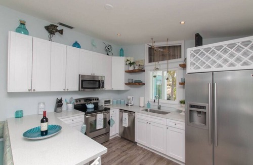 Tavernier House | Sea Glass Cottage Beautiful Canal Front Home