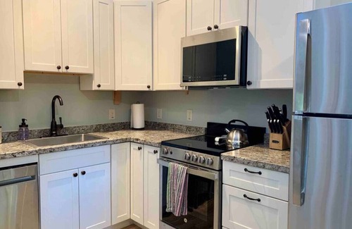 Bar Harbor Cottage | Sea Glass Cottage- New, Peaceful, Path to Beach