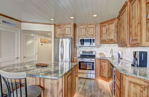 Port Aransas Condo | Sea Gull #806: Beachfront 2 Bedroom 2 Bathroom With Spectacular Views and 24 Hour Management