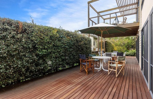 McCrae House | Sea Haven McCrae - 1 NIGHT FREE!* - Stunning coastal views, tranquil family retreat, close to beach