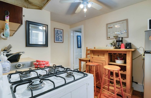 Ocean Grove Apartment | SEA HEAR NOW weekend in Ocean Grove. Walk to the Festival.