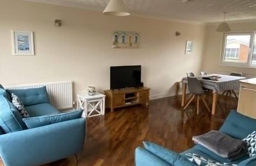 Hunstanton House | Sea Holly, 3 bedrooms, 2 bathrooms, open plan living area overlooking the sea.