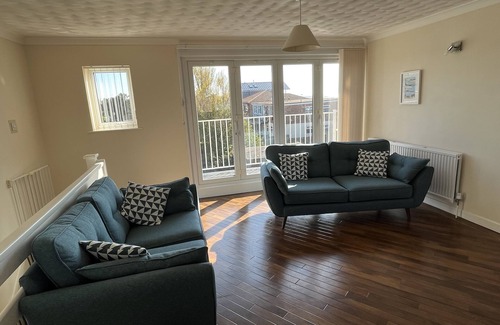 Hunstanton House | Sea Holly, 3 bedrooms, 2 bathrooms, open plan living area overlooking the sea.