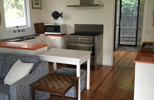 Dromana Cottage | Sea La Vie - Quiet comfortable getaway.