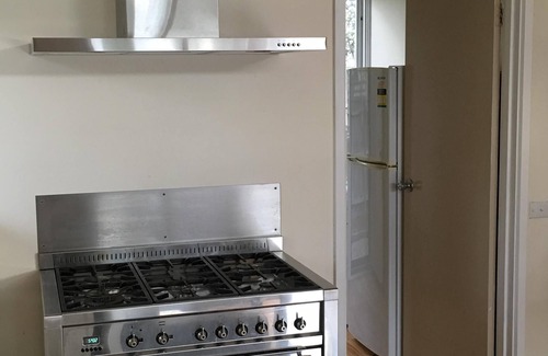 Dromana Cottage | Sea La Vie - Quiet comfortable getaway.