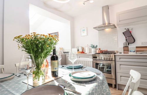 Southwold Cottage | SEA MOUSE COTTAGE, pet friendly, luxury holiday cottage in Southwold
