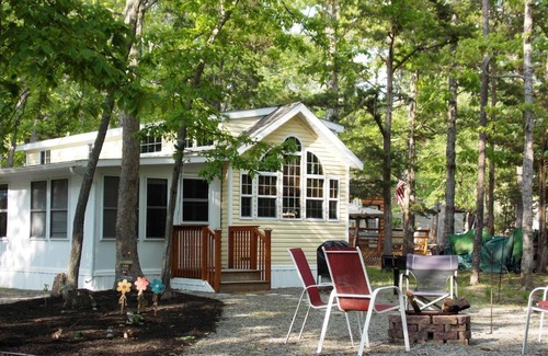 Cape May Court House Resort | Sea Pines Loft Park Model 3