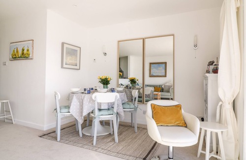 Exmouth Cottage | SEA POINT, family friendly, luxury holiday cottage in Exmouth