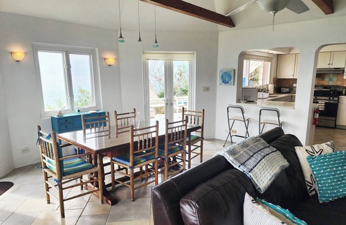 Warwick Cottage | Sea Song 3 Bdrm Beachfront house on Marley Beach with great beach and sea views.