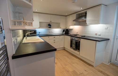 Moelfre Cottage | Sea Spray - sleeps 4 guests in 2 bedrooms