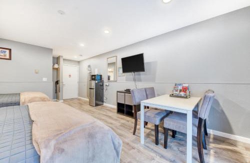 Rockaway Beach Hotel | Sea Treasures Inn Units #205-212