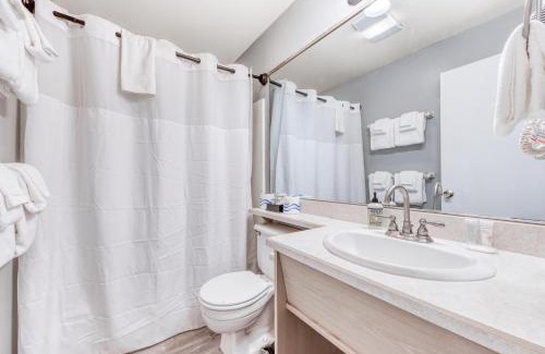 Rockaway Beach Hotel | Sea Treasures Inn Units #205-212