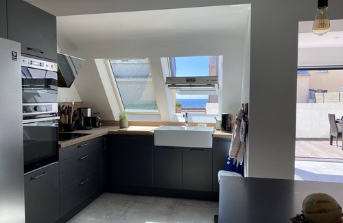 Guilvinec Apartment | Sea view, 40m from the beach and 300m from shops