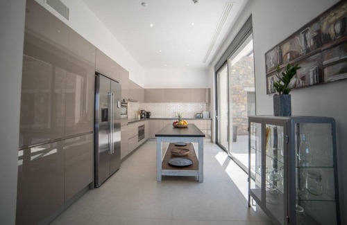 Kounelion Villa | Sea View 6 Bedroom Villa With a Heated Pool