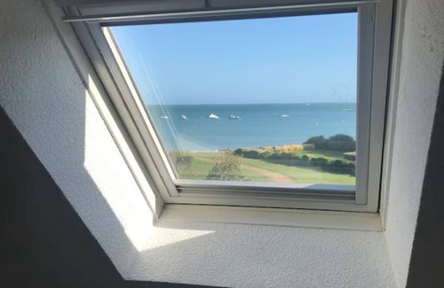 Sarzeau Apartment | Sea view apartment direct beach access