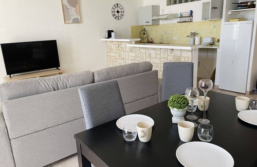 Cannes Old Town Apartment | Sea-view apartment next to the legendary Croisette!