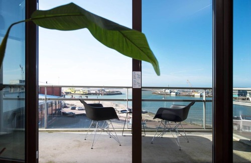 Vissershaven Apartment | Sea-view apartment with balcony