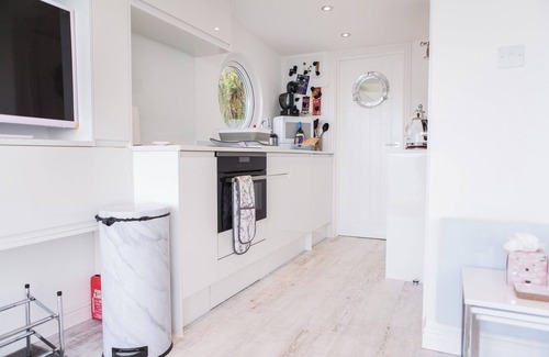 Plymouth Ski Chalet | Sea View Chalet