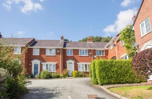 Menai Bridge House | Sea View Cottage