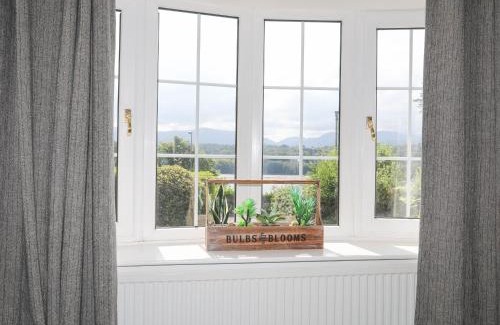 Menai Bridge House | Sea View Cottage