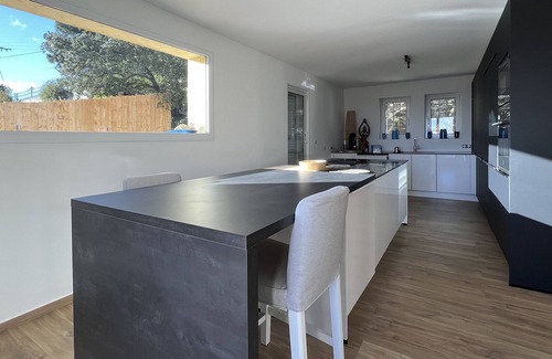 La Valette-du-Var Villa | Sea view, family bastide on the heights of Toulon