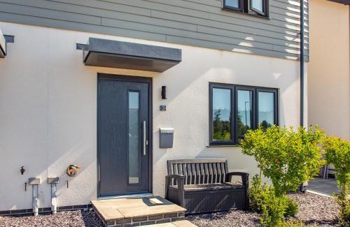 Llanfaelog House | Sea View