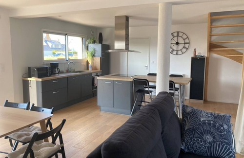 Saint-Guenole House | Sea view house near beach