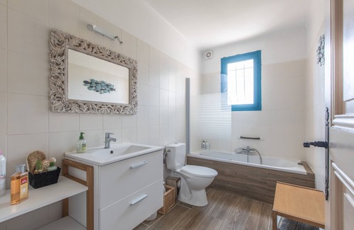 Aspremont House | Sea view in the heart of maritime pines and air-conditioned!
