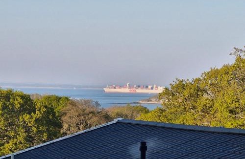 Cowes House | Sea view, Isle of White with decking, Thorness bay