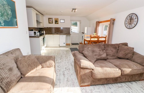 Rosudgeon Cottage | SEA VIEW LOFT, pet friendly, character holiday cottage in Rosudgeon