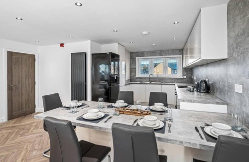 Arbroath Apartment | Sea View Luxury Apartment 3 bedrooms Free Parking - By Coast Apartments