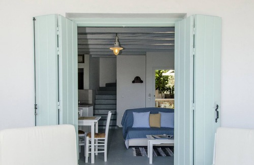 Adamas Apartment | Sea View Maisonette with Pool-Jacuzzi at the heart of Milos