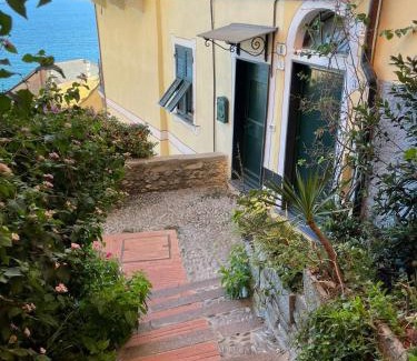 Cervo Apartment | Sea View Suite - Sleeps 3 - Free Parking