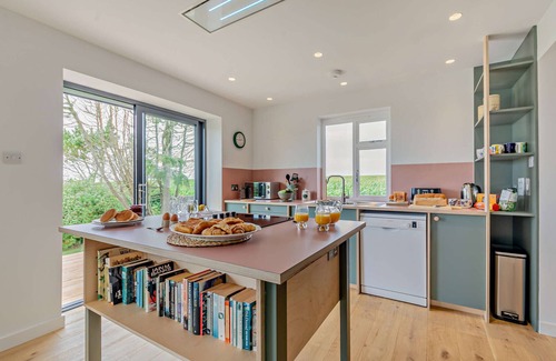 Bude House | Sea View - Three Bedroom House, Sleeps 8