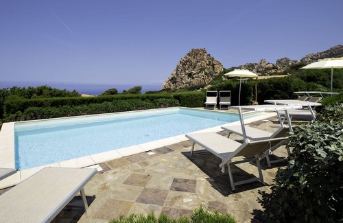 Costa Paradiso House | Sea-view three-family villa with shared private pool