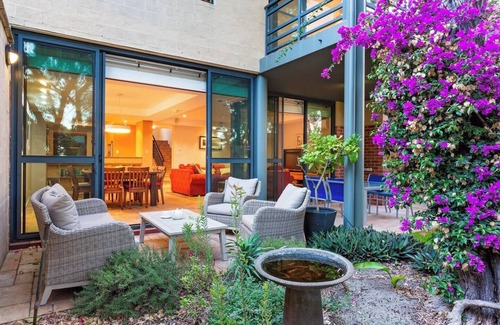 Broadwater House | Sea Vista Beachside Resort style Bliss
