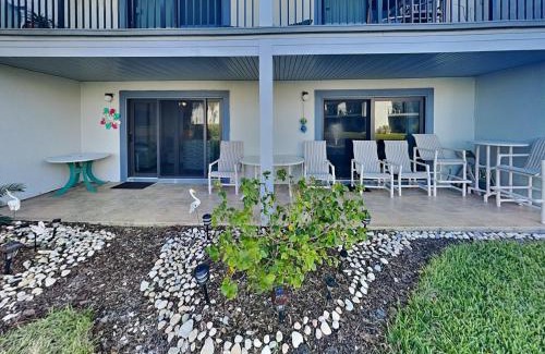 St. Augustine Beach Apartment | Sea Winds 52