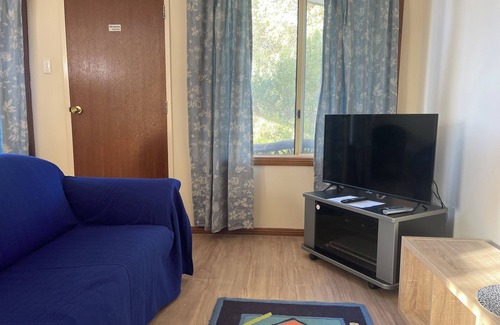 Warrenben House | Seabreeze Accommodation sleeps 4. Minimum 2 night stay