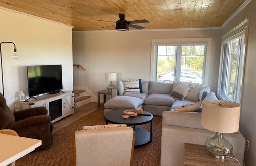 Souris House | Seabreeze Beach Retreat