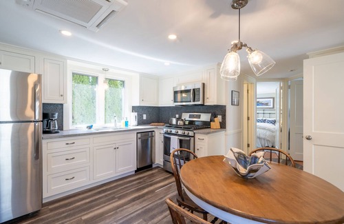 Kennebunk Cottage | Seabreeze Cottage, steps to Kennebunk's Beaches