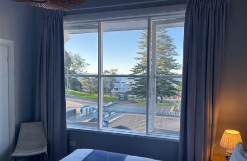 Nelson Bay Hotel | Seabreeze Hotel