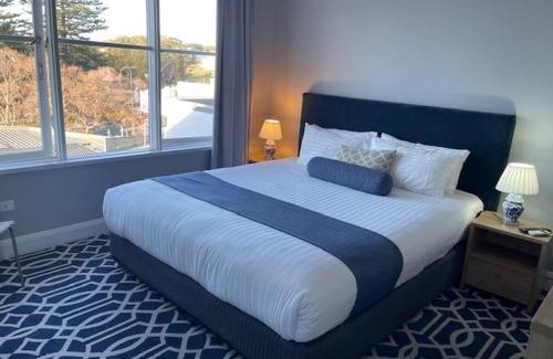 Nelson Bay Hotel | Seabreeze Hotel