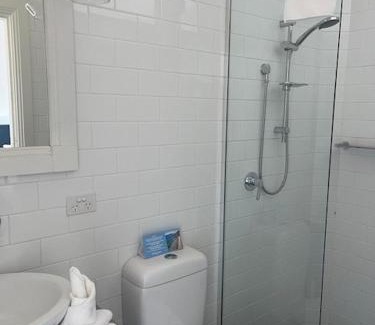 Nelson Bay Hotel | Seabreeze Hotel