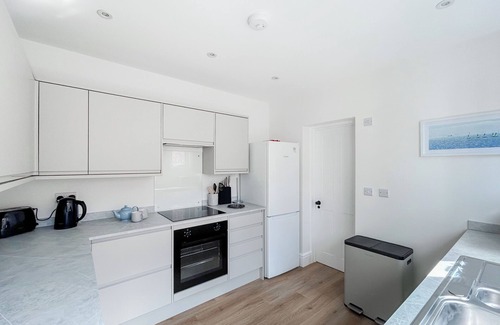 Worthing Apartment | Seabreeze Retreat - UK49968