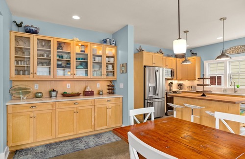 Seabrook House | Seabrook's Sea Glass Tumbler: Dog Friendly
