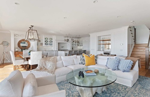 Ventura House | Seacliff Beach Retreat - Amazing Beachfront for Family of 6