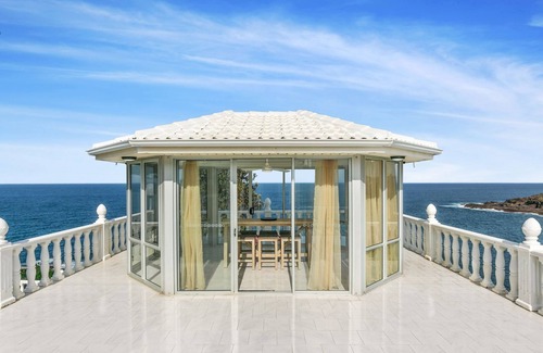 Kiama House | Seacliff Escape a magnificent holiday rental in the stunning coastal town of Kiama.