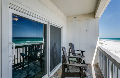 Pensacola Beach Condo | Seacret Paradise! GULF FRONT 2 Bedroom Condo w/Community Pool