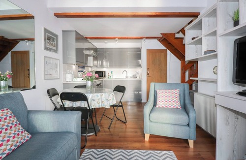 Borth-y-Gest House | SEAFARER'S HAVEN, family friendly in Porthmadog